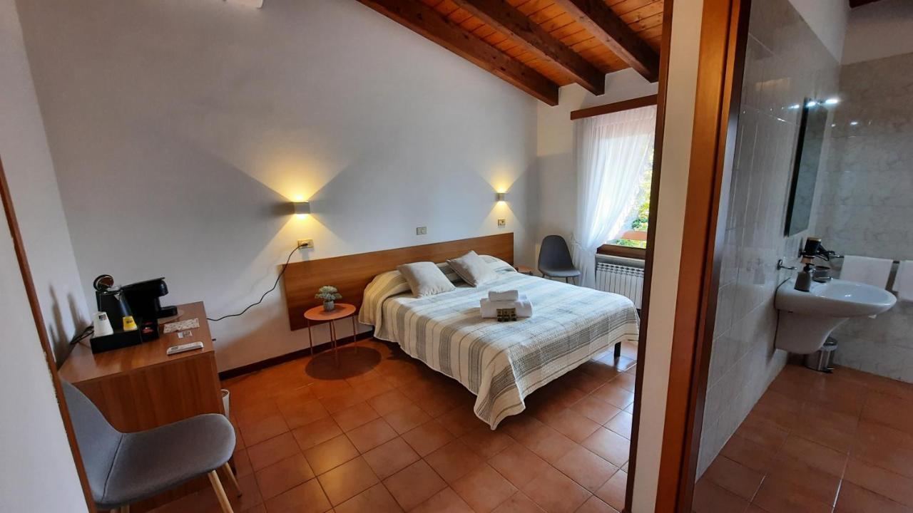 Elisa Holidays Puegnago Exterior photo