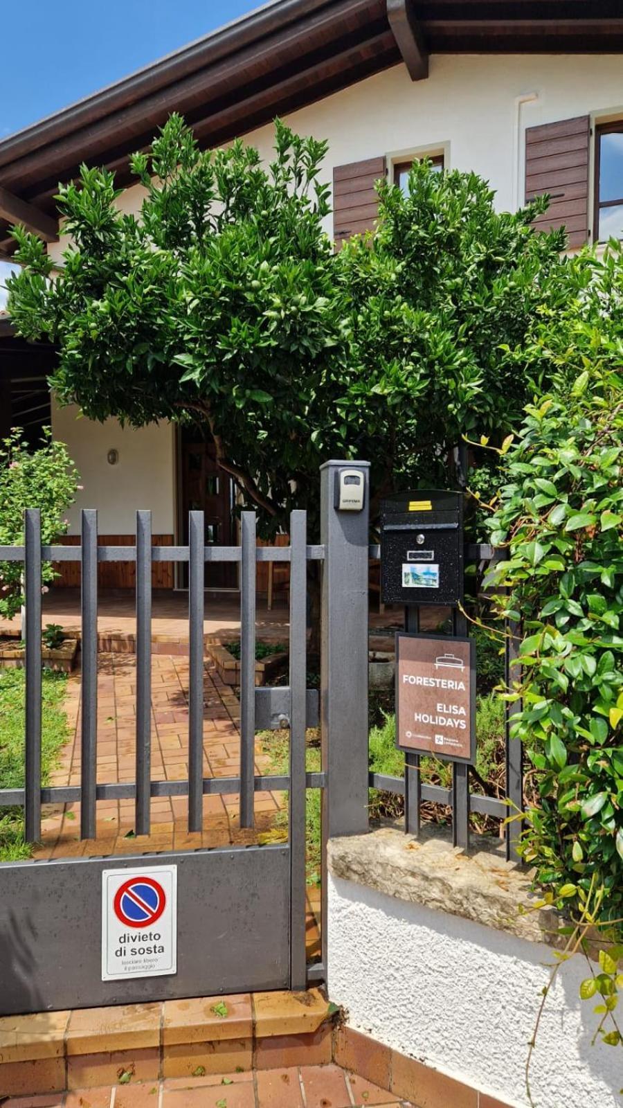 Elisa Holidays Puegnago Exterior photo